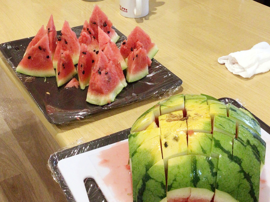 カットされたスイカ