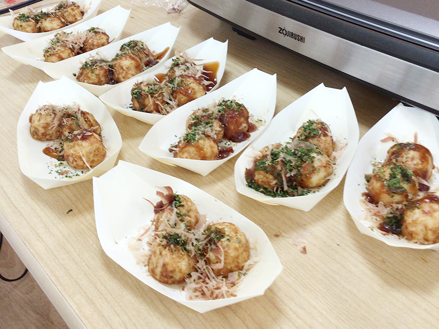 船盛りされたたこ焼き