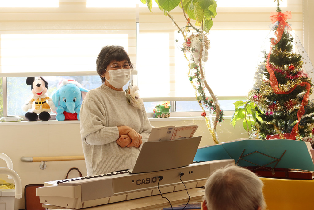 M4の方があいさつをしているところ